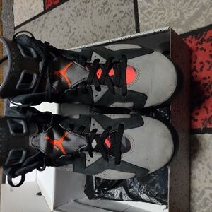 Men's Gray and Black Sneakers